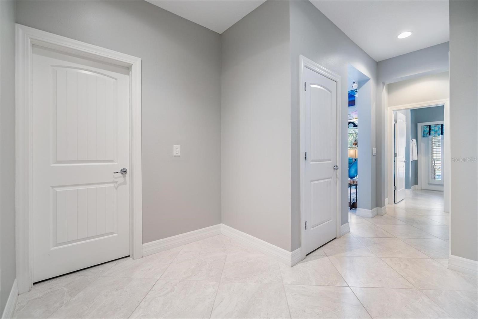 Listing photo id 14 for 10313 Scarlet Chase Drive