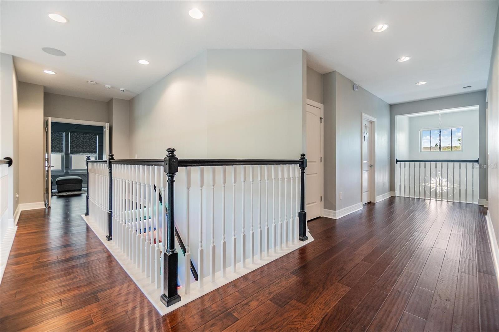 Listing photo id 34 for 10313 Scarlet Chase Drive