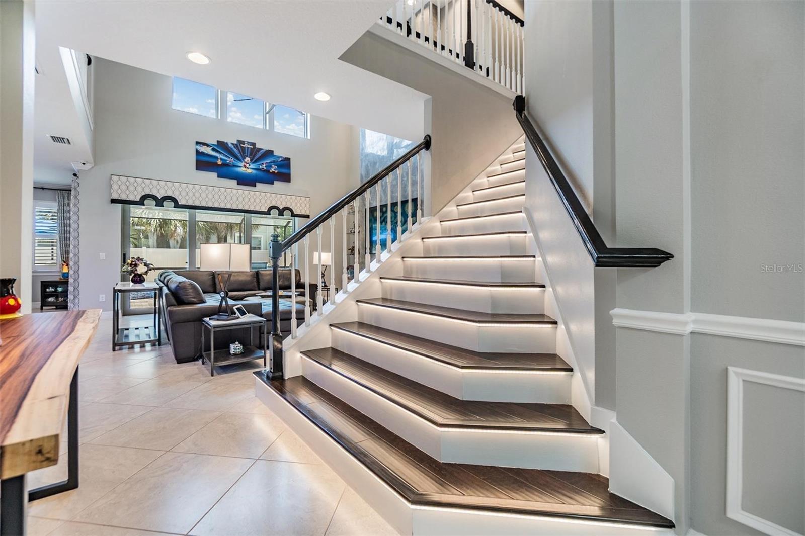 Listing photo id 2 for 10313 Scarlet Chase Drive