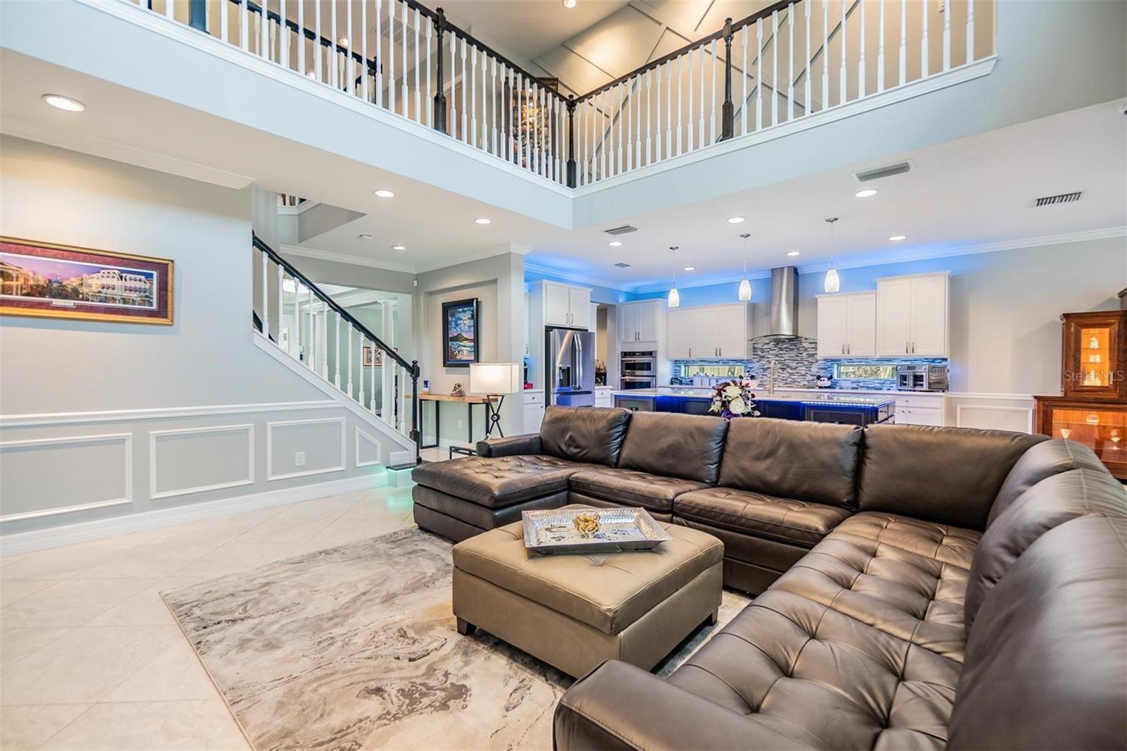 Listing photo id 3 for 10313 Scarlet Chase Drive
