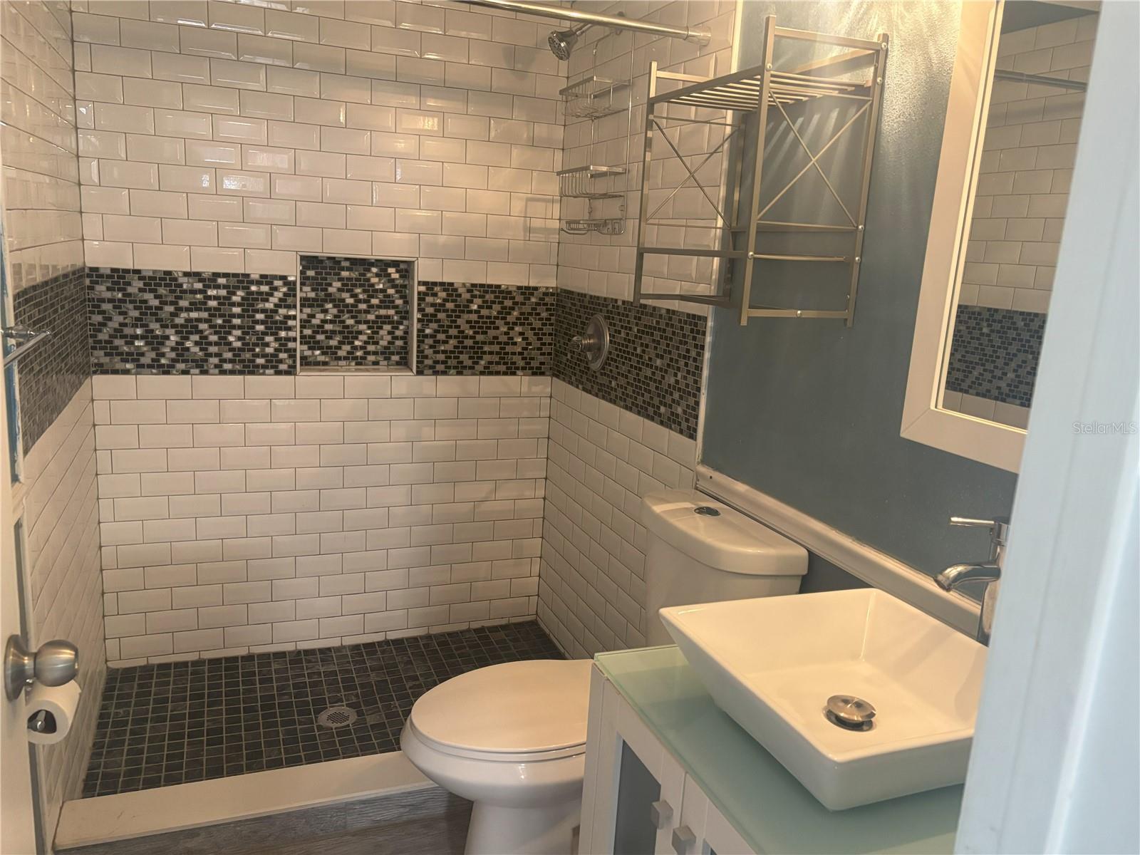 Listing photo id 12 for 5237 Corvette Drive