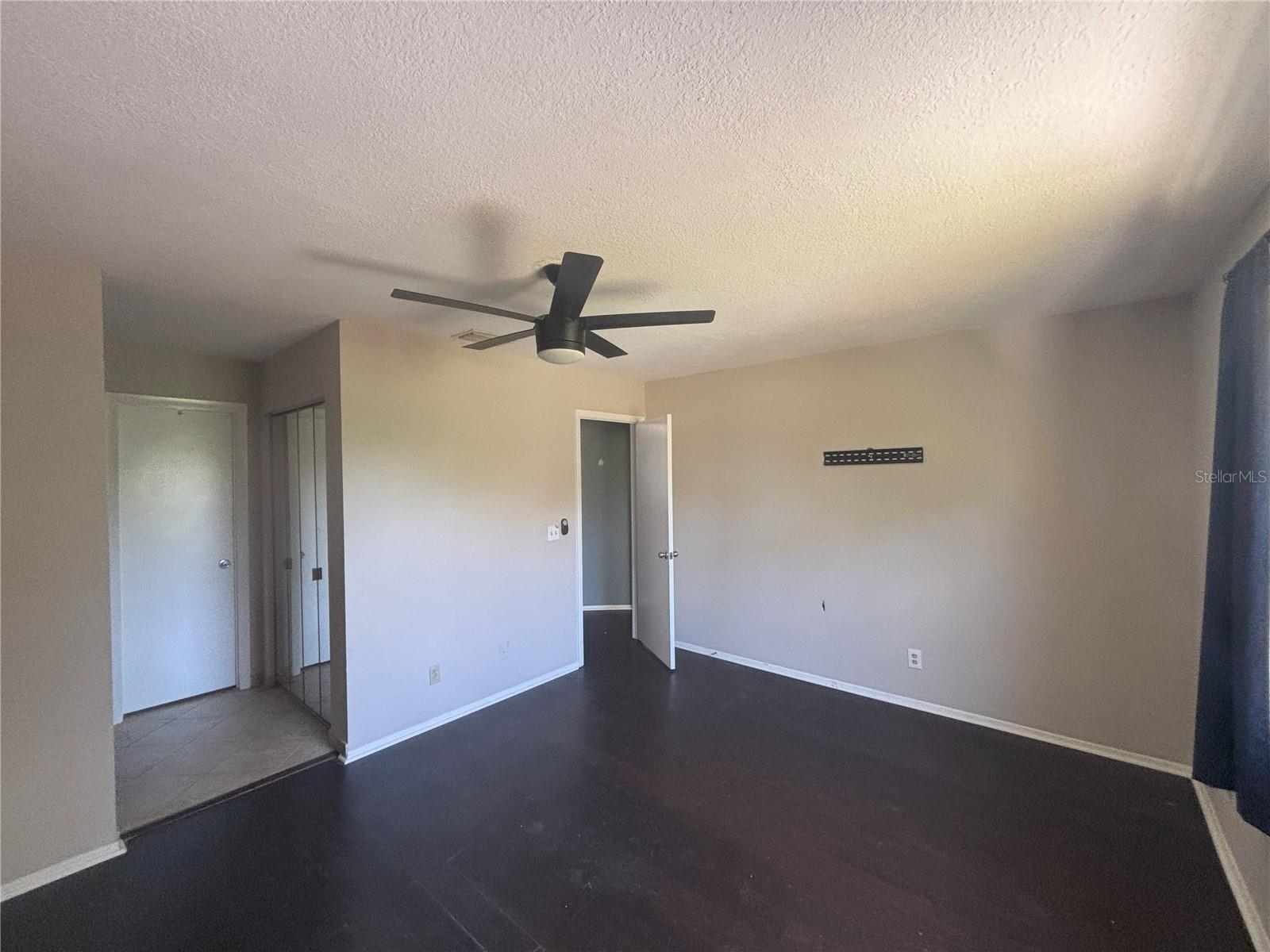 Listing photo id 19 for 5237 Corvette Drive
