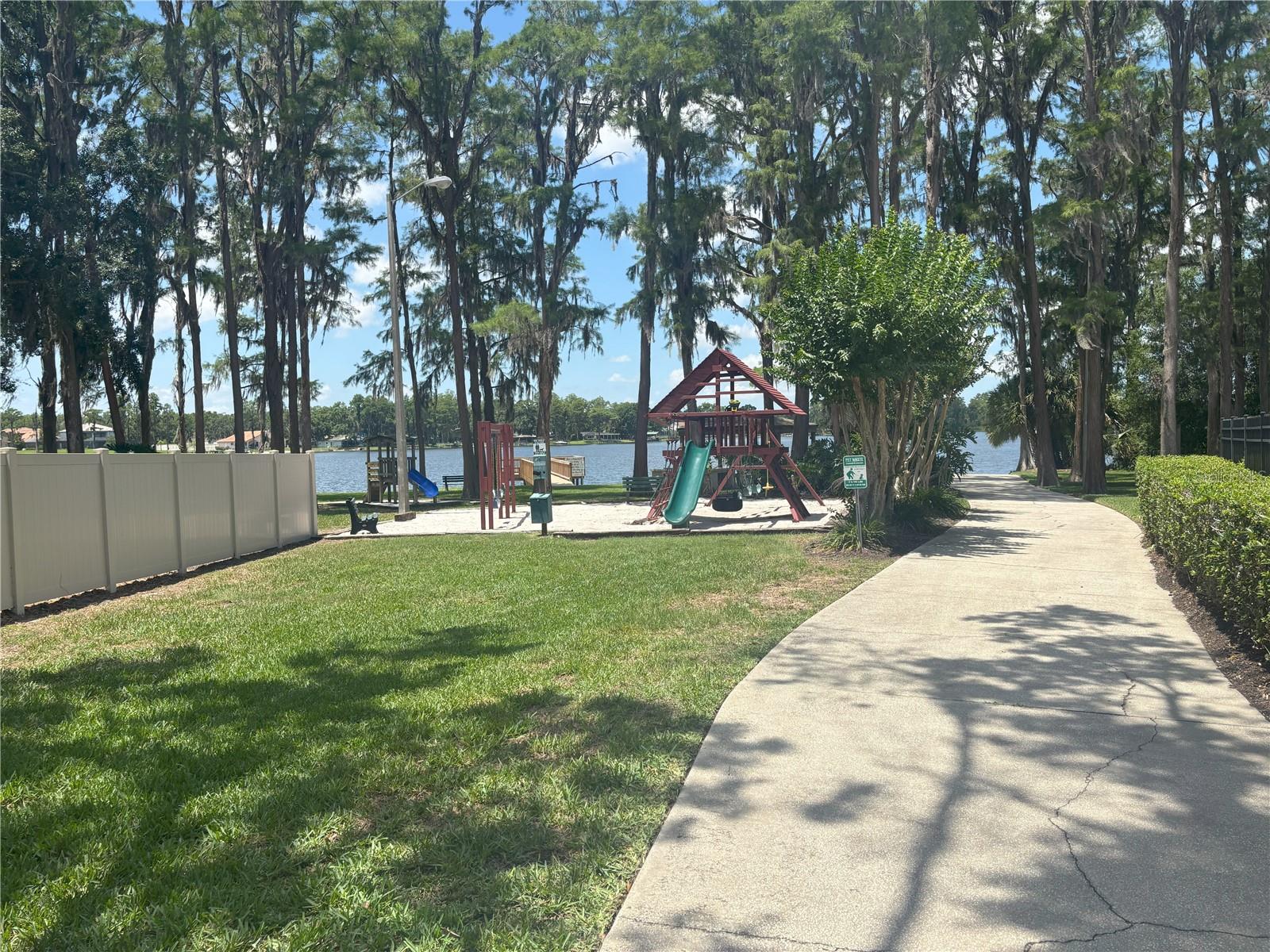 Listing photo id 25 for 5237 Corvette Drive