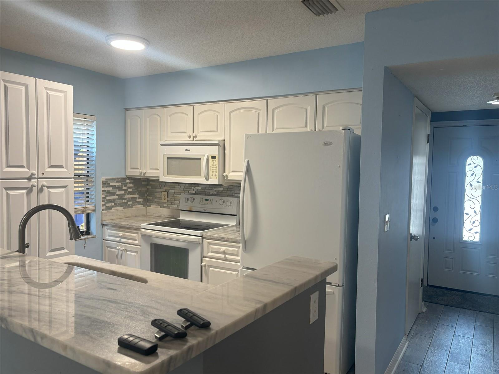 Listing photo id 5 for 5237 Corvette Drive