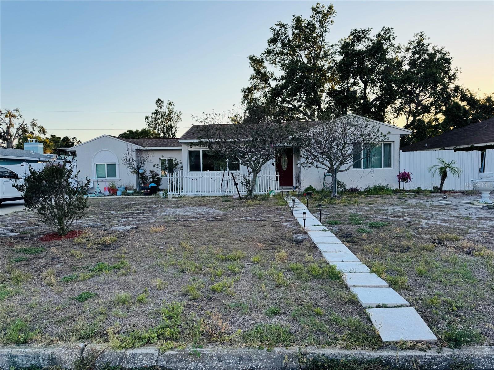 Details for 910 Robinson Drive N, ST PETERSBURG, FL 33710