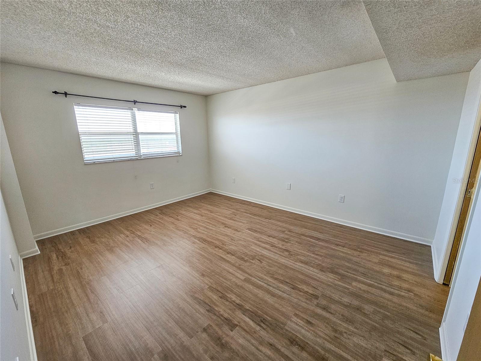 Image 17 of 36 For 6020 Shore Boulevard S 1008