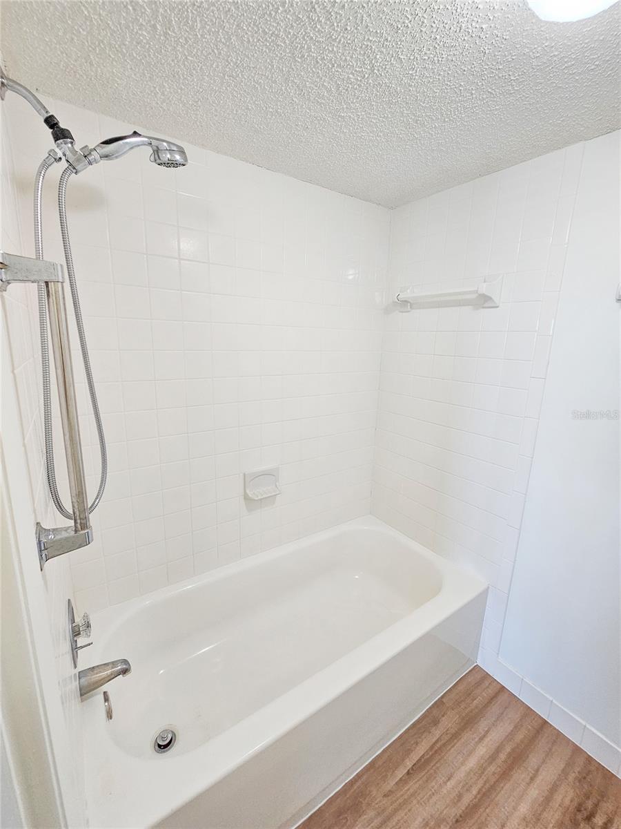 Image 20 of 36 For 6020 Shore Boulevard S 1008