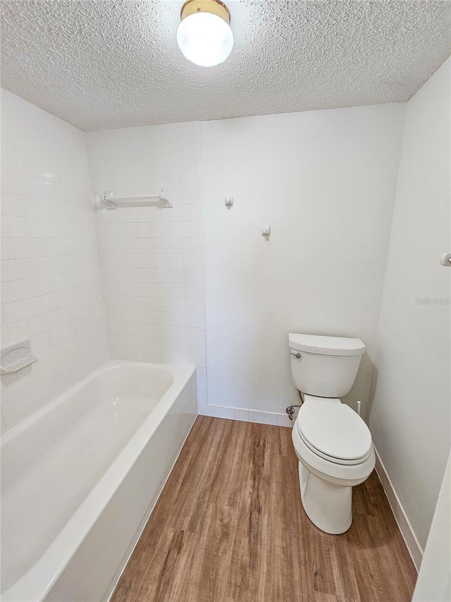 Image 21 of 36 For 6020 Shore Boulevard S 1008
