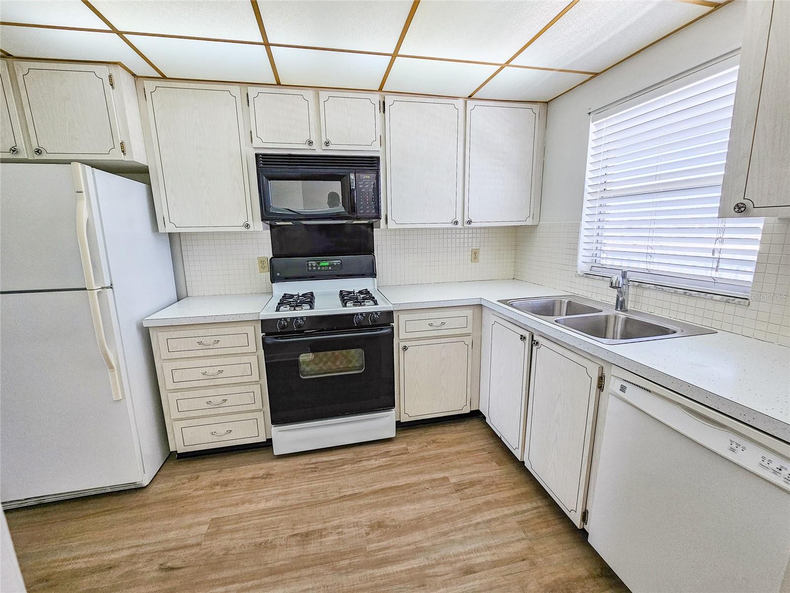 Image 5 of 36 For 6020 Shore Boulevard S 1008