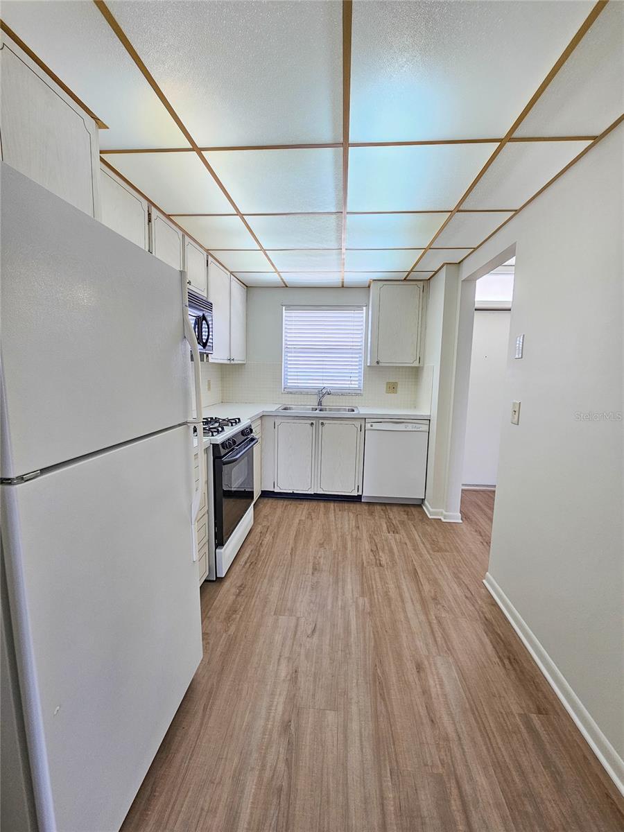 Image 6 of 36 For 6020 Shore Boulevard S 1008