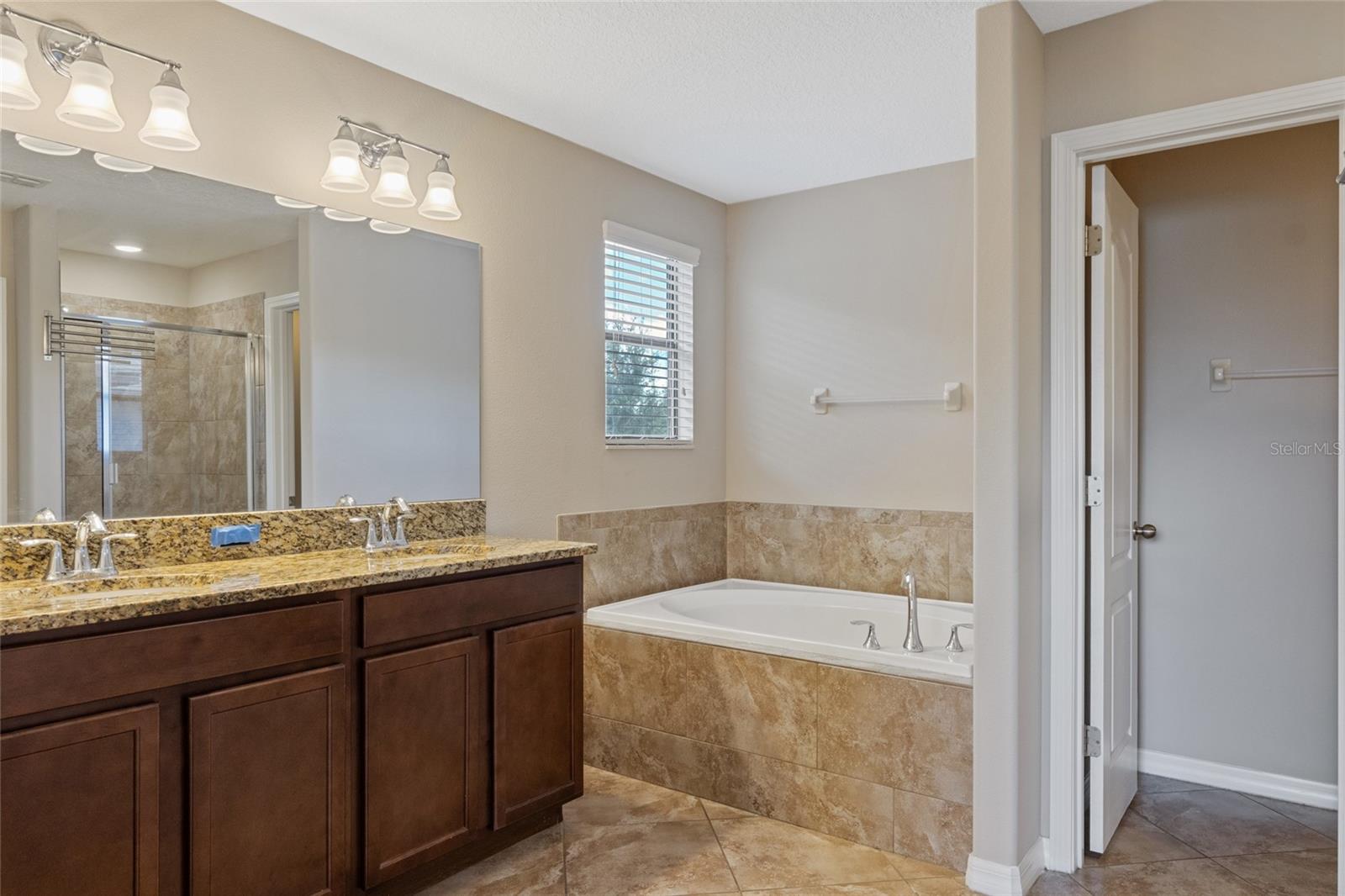 Image 15 of 27 For 10808 Whitecap Drive