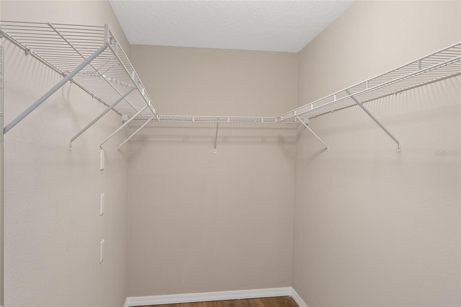 Image 17 of 27 For 10808 Whitecap Drive