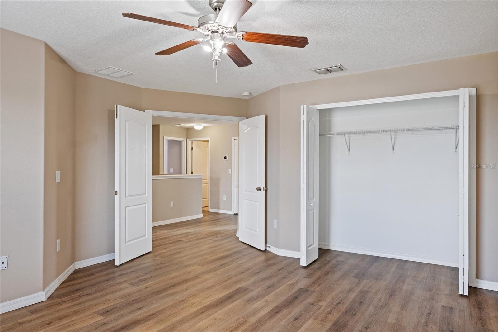 Image 18 of 27 For 10808 Whitecap Drive