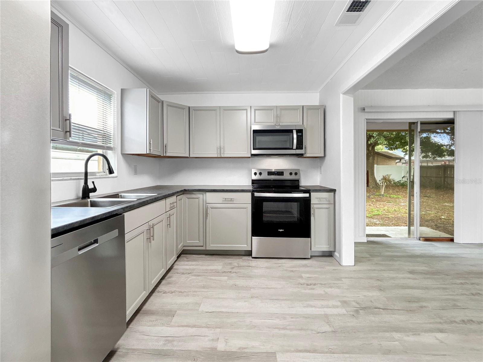 Image 10 of 24 For 8451 81st Way