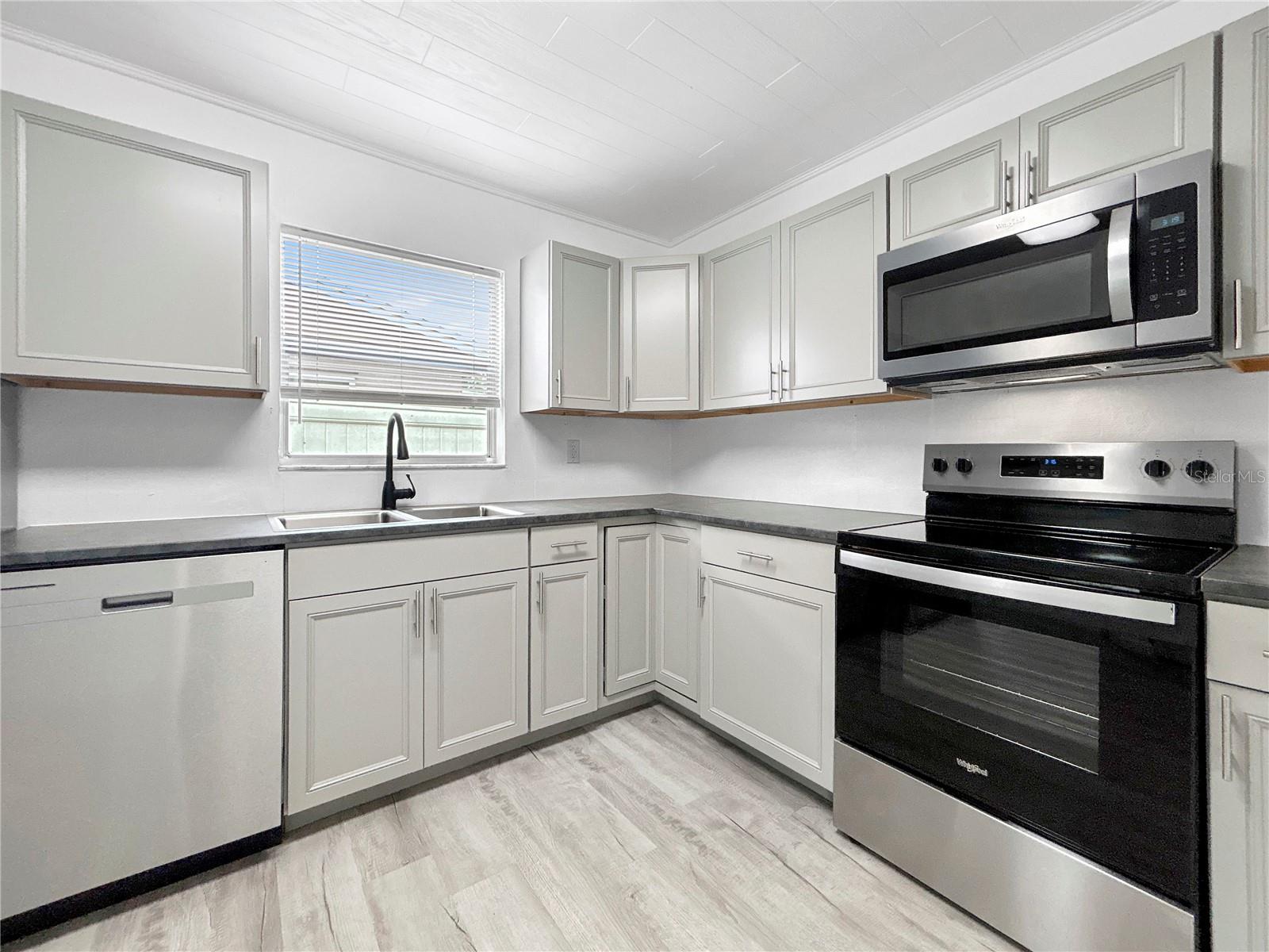 Image 12 of 24 For 8451 81st Way
