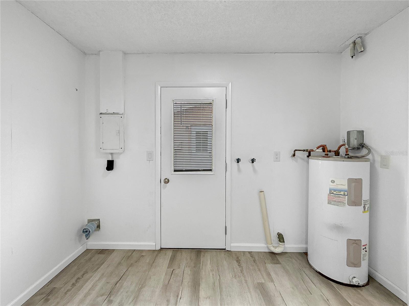 Image 14 of 24 For 8451 81st Way