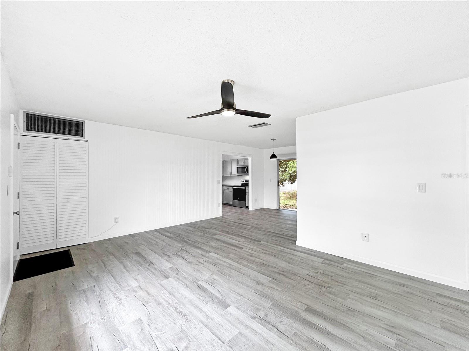 Image 4 of 24 For 8451 81st Way
