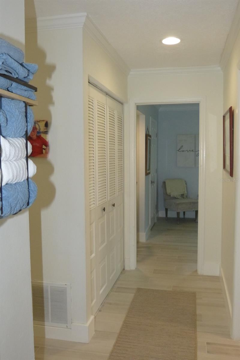 Image 16 of 45 For 2700 Bayshore Boulevard 586