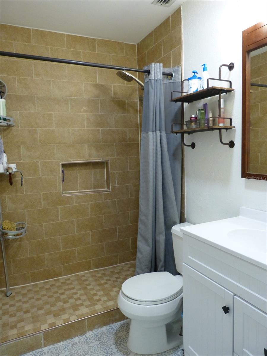 Image 21 of 45 For 2700 Bayshore Boulevard 586