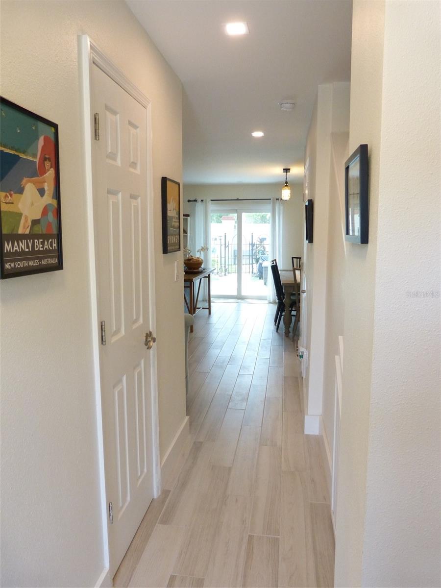 Image 3 of 45 For 2700 Bayshore Boulevard 586