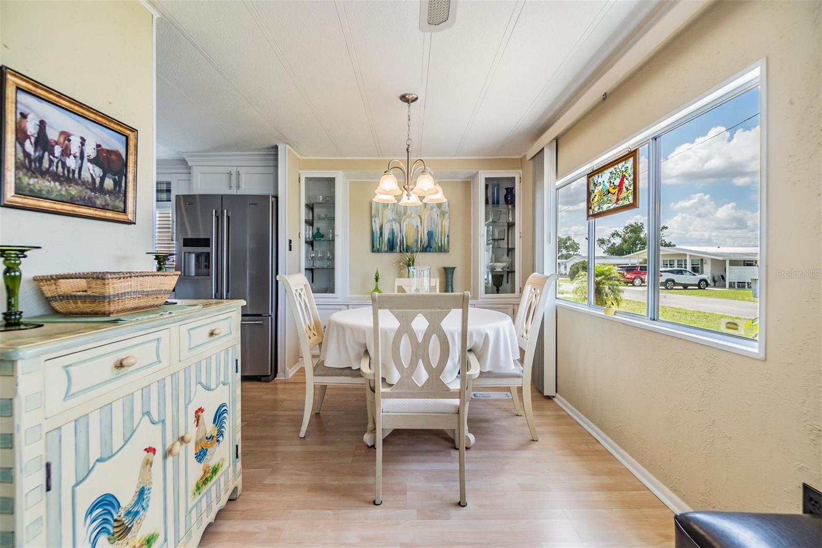Listing photo id 10 for 36750 Beth Avenue