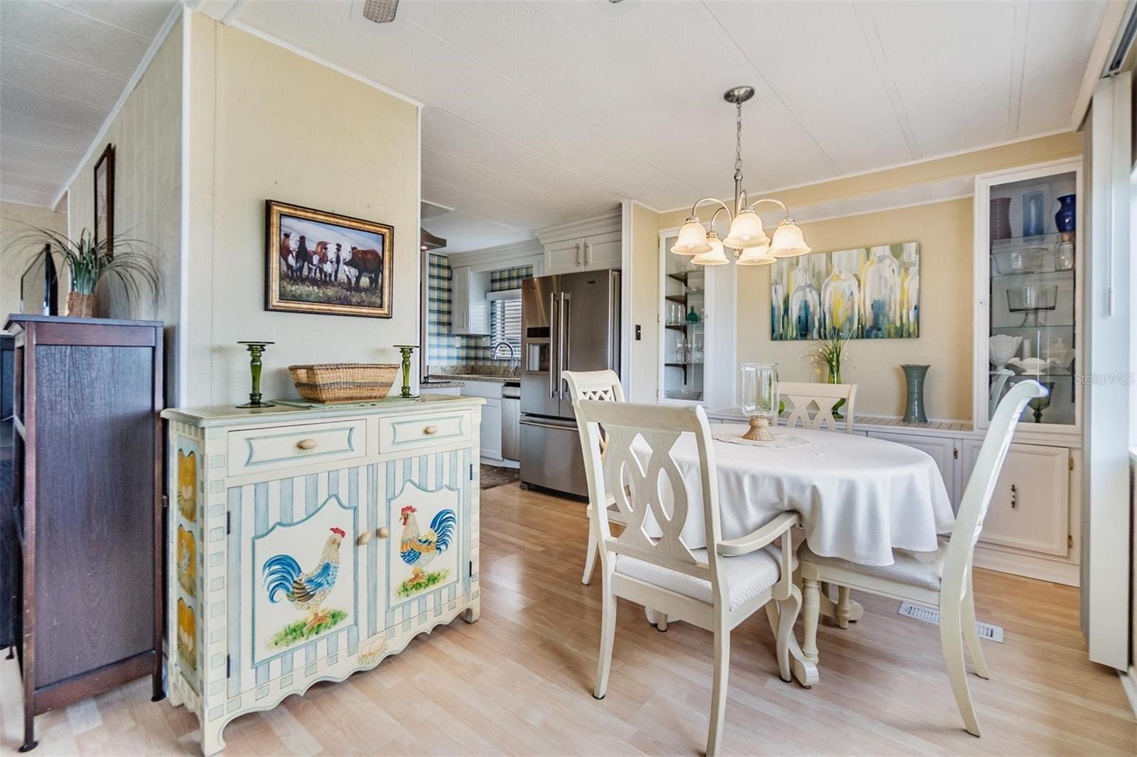 Listing photo id 11 for 36750 Beth Avenue