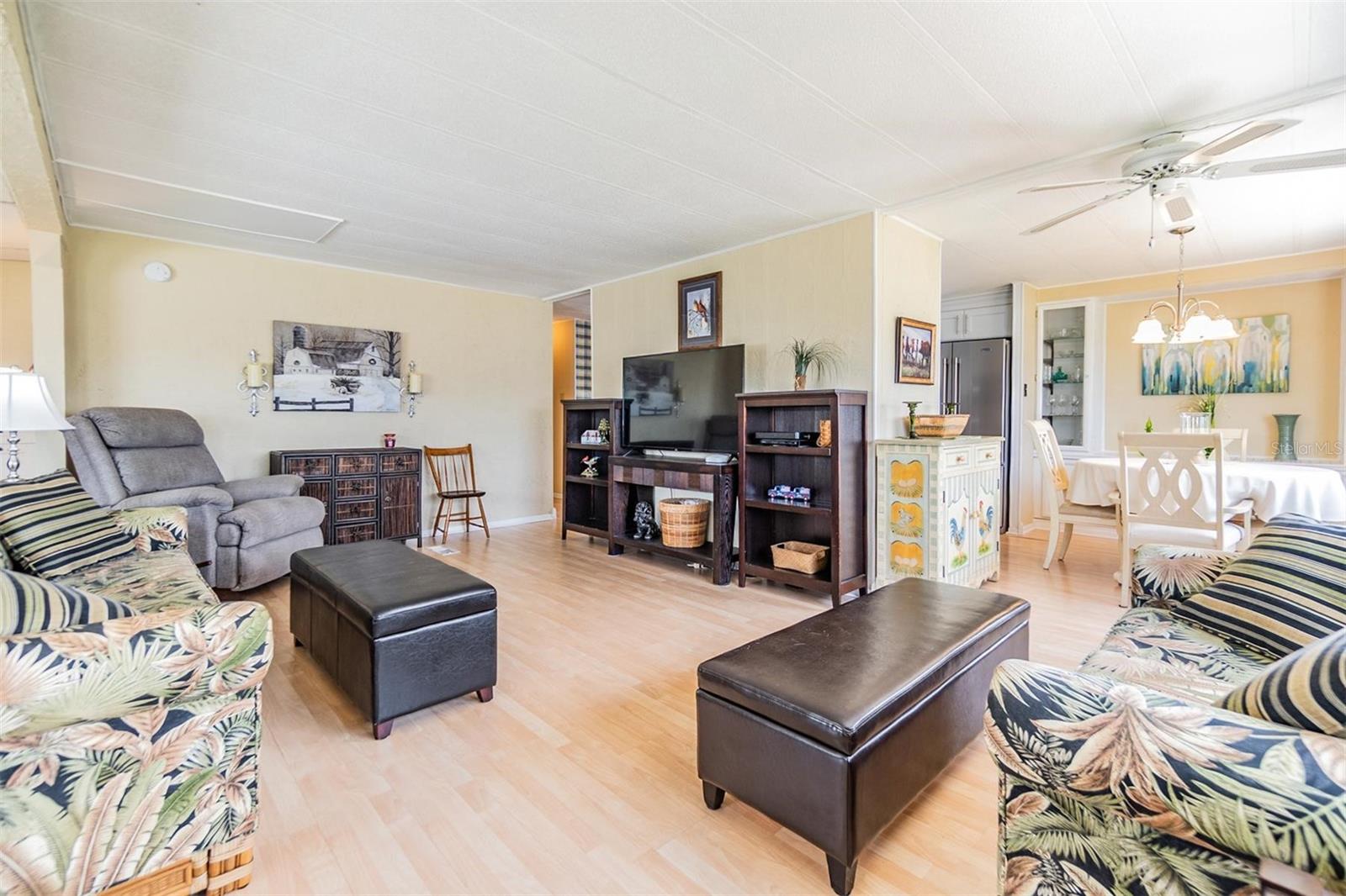 Listing photo id 13 for 36750 Beth Avenue
