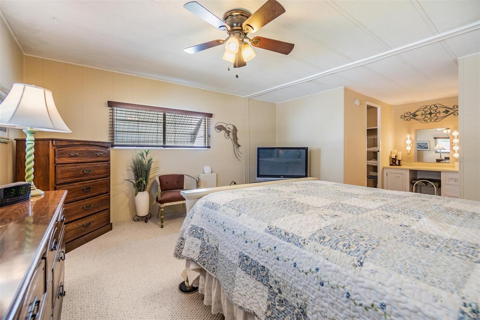 Listing photo id 20 for 36750 Beth Avenue