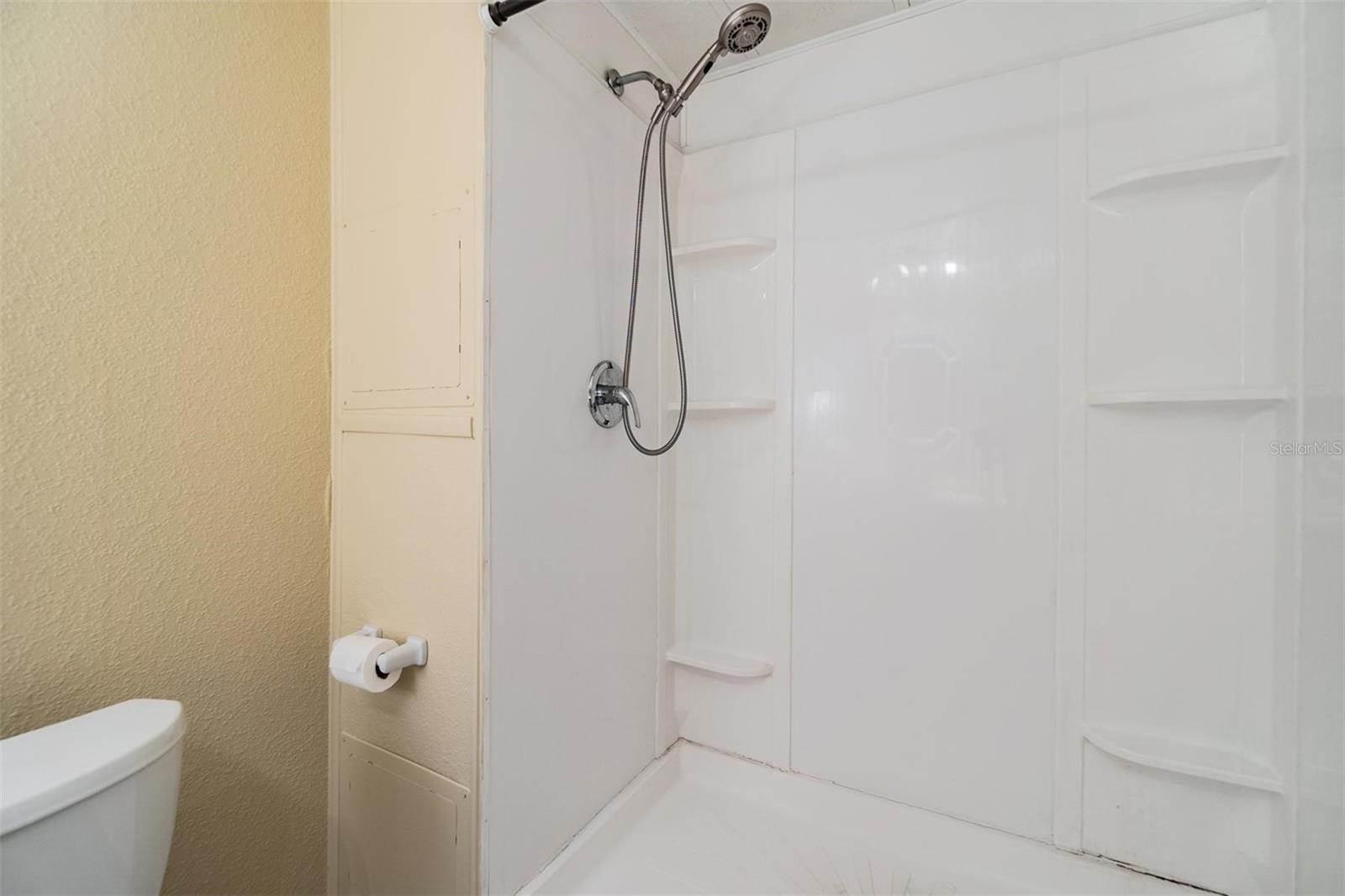 Listing photo id 23 for 36750 Beth Avenue