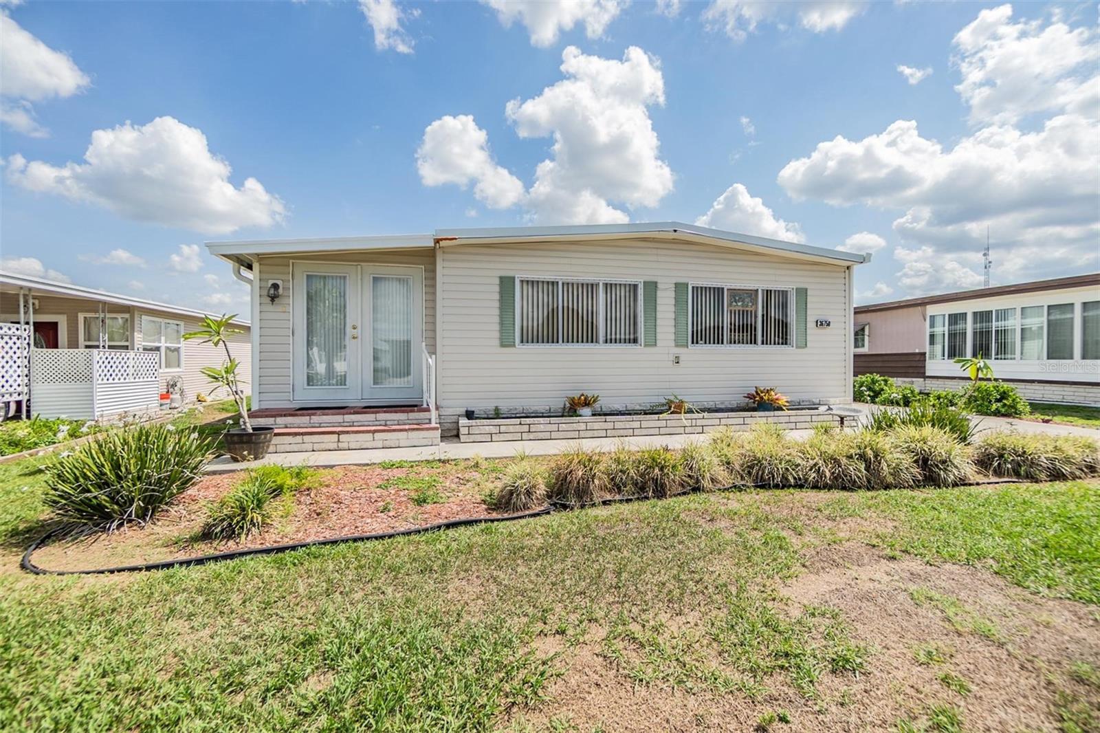 Listing photo id 1 for 36750 Beth Avenue
