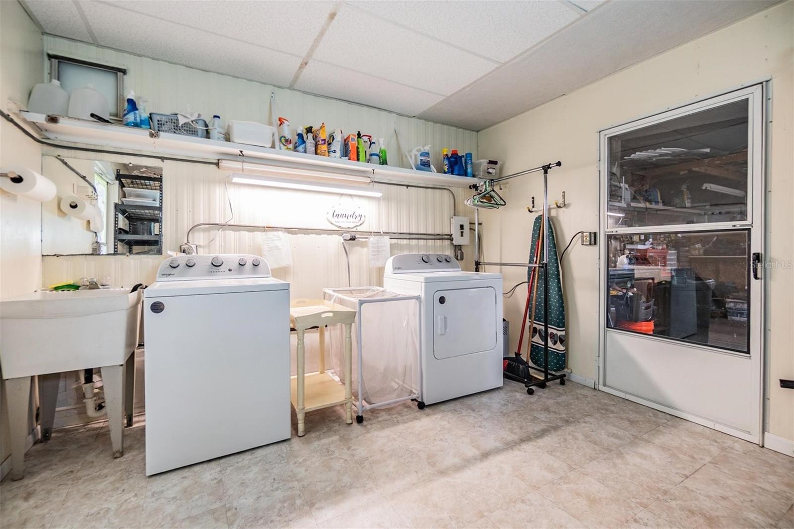 Listing photo id 28 for 36750 Beth Avenue