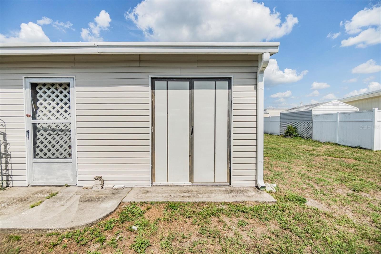 Listing photo id 30 for 36750 Beth Avenue
