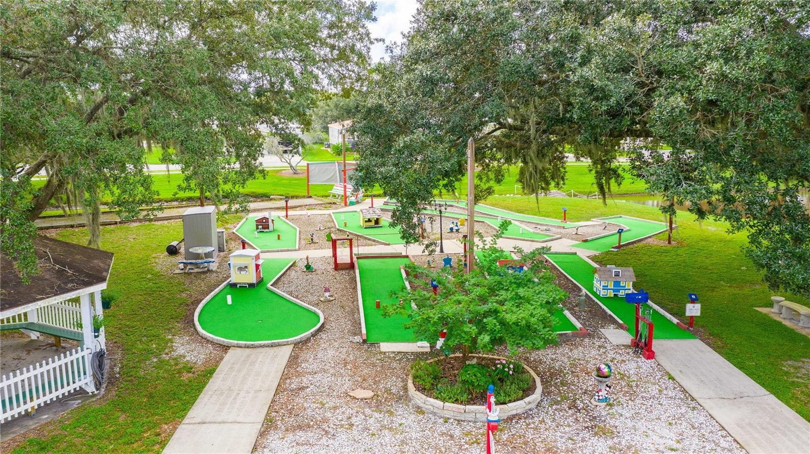 Listing photo id 40 for 36750 Beth Avenue