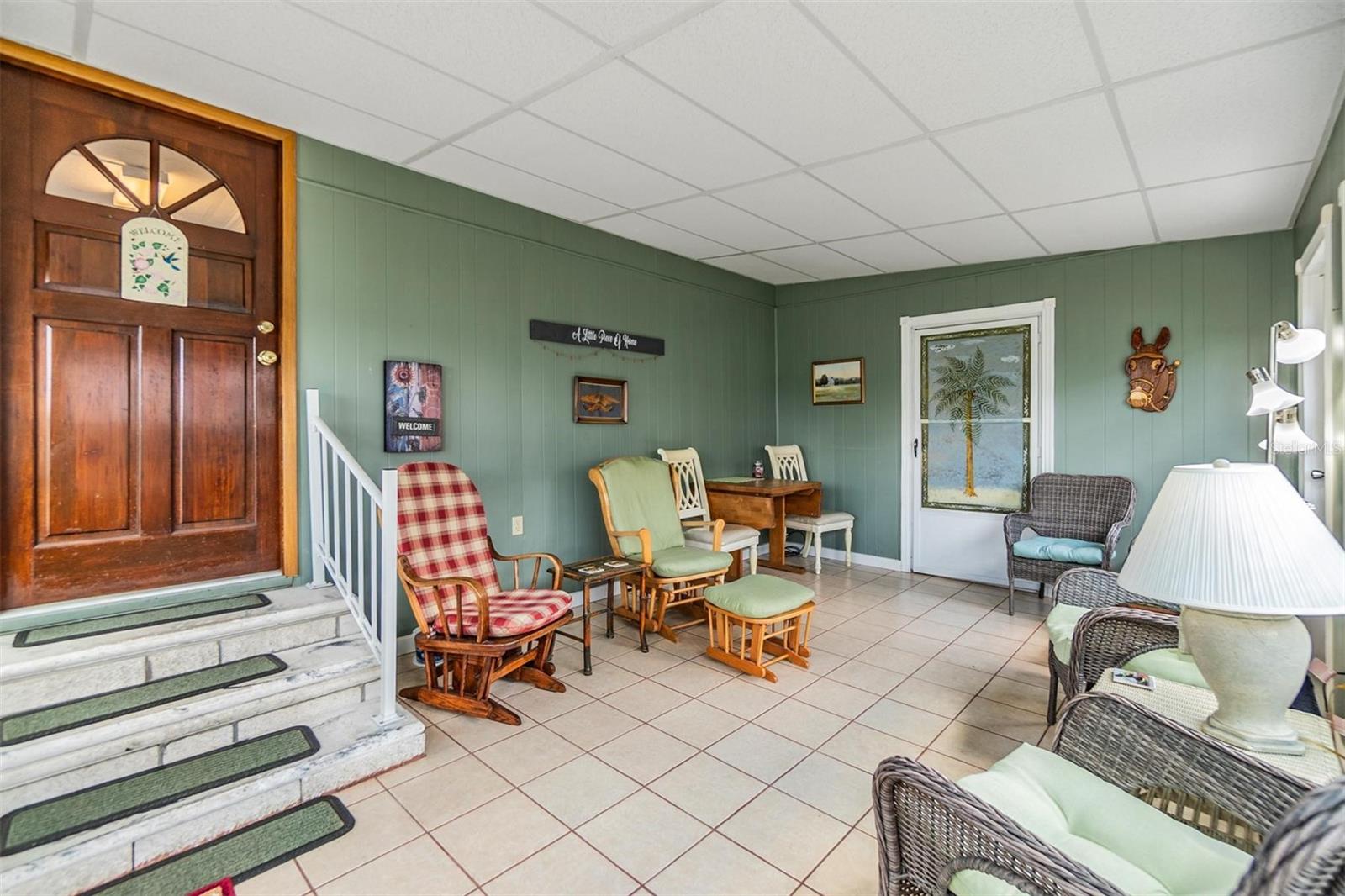Listing photo id 4 for 36750 Beth Avenue