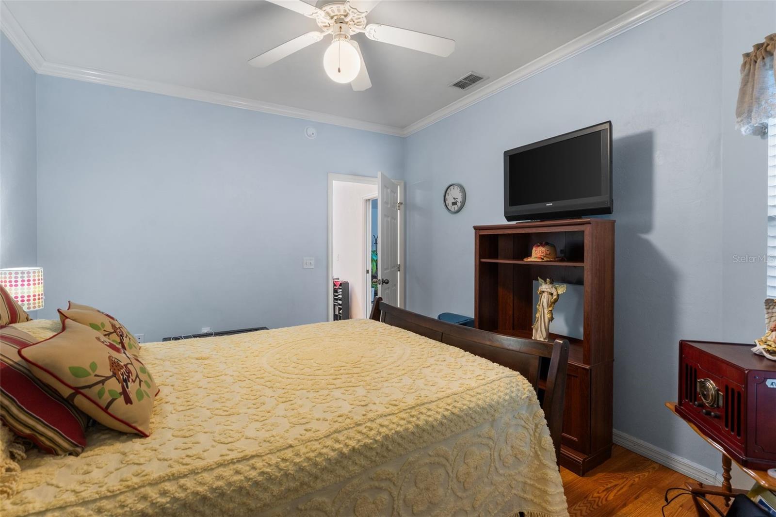 Image 16 of 30 For 13200 Newberry Road B8