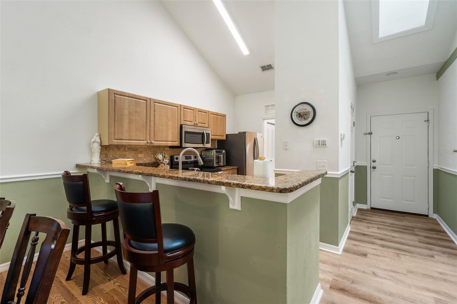 Image 4 of 30 For 13200 Newberry Road B8