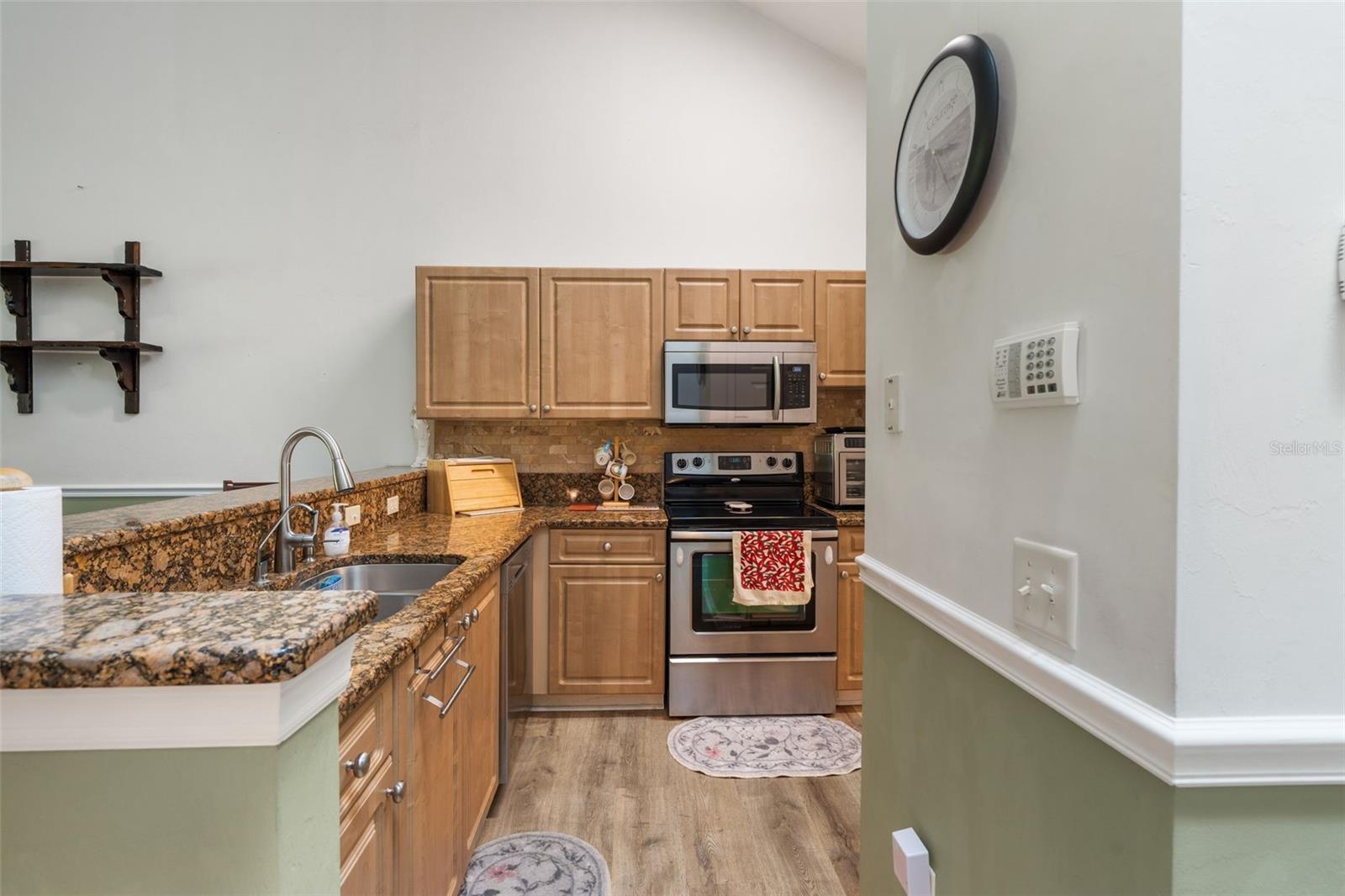 Image 6 of 30 For 13200 Newberry Road B8