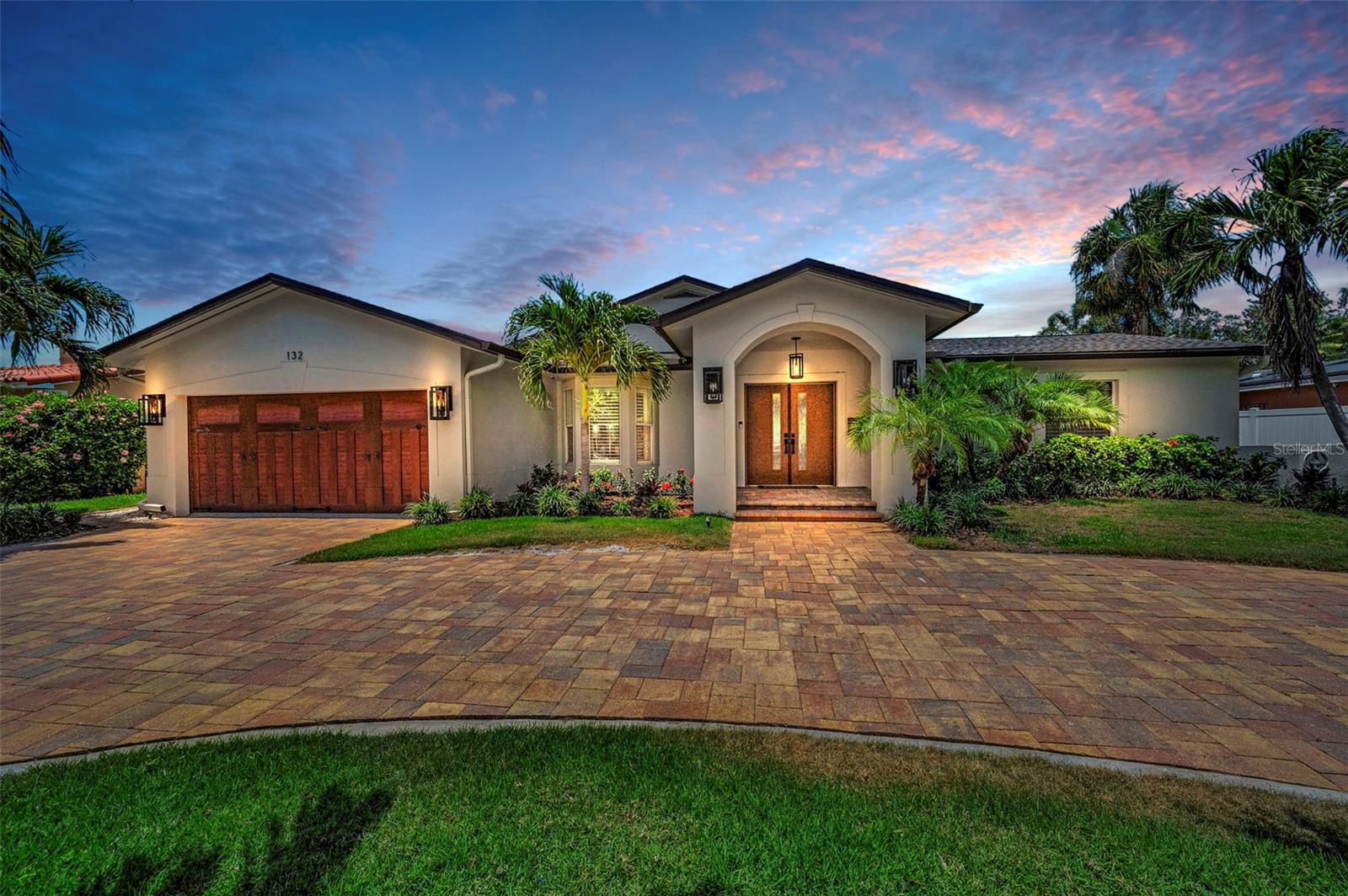 Details for 132 Giralda Boulevard Ne, ST PETERSBURG, FL 33704