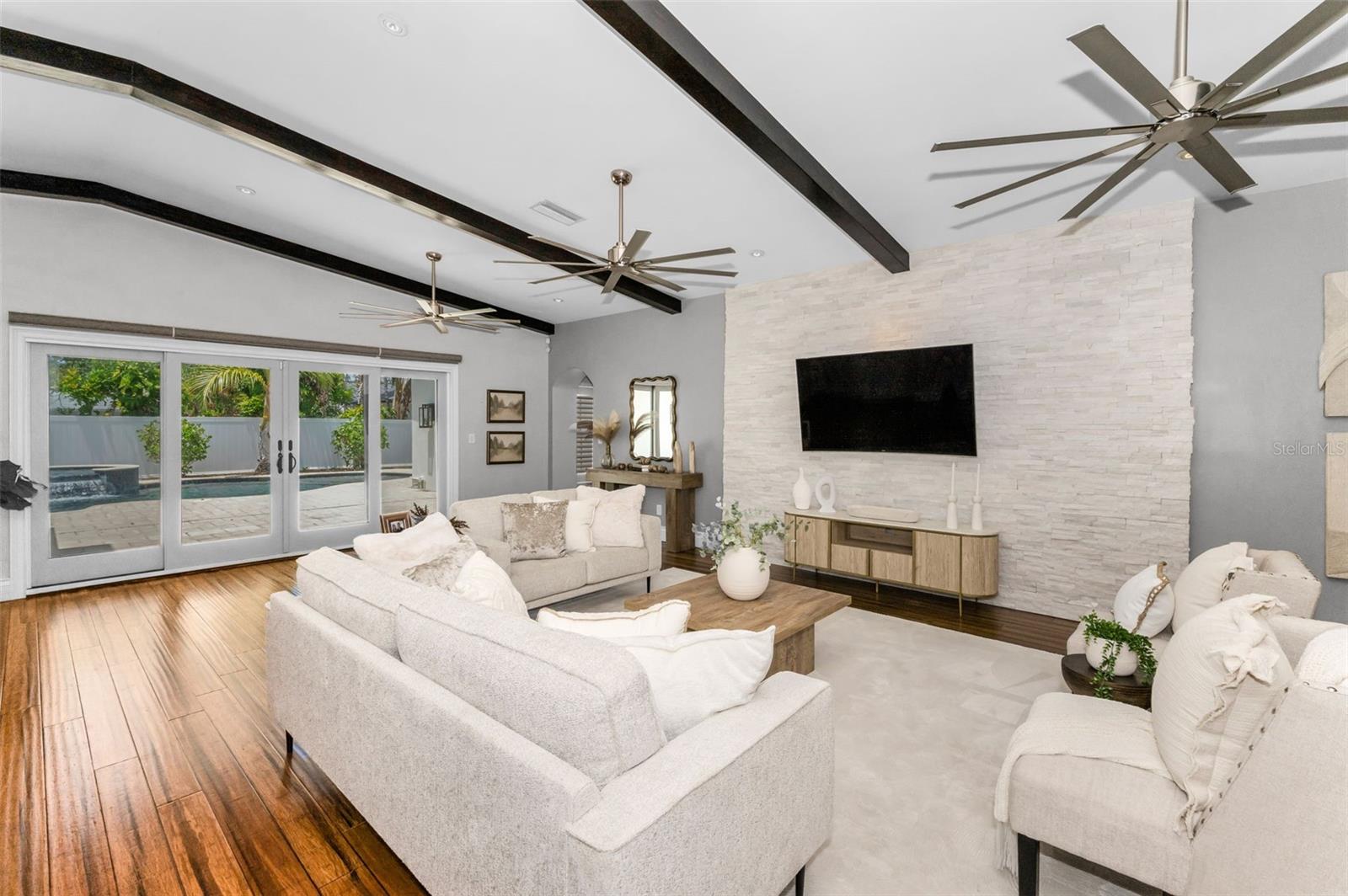 Image 10 of 42 For 132 Giralda Boulevard Ne