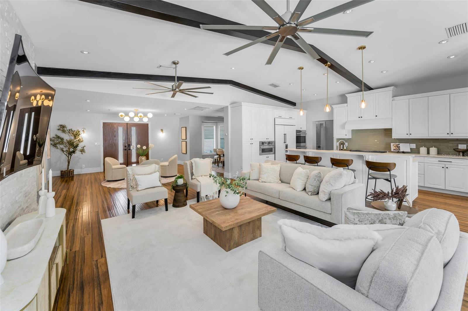 Image 13 of 42 For 132 Giralda Boulevard Ne