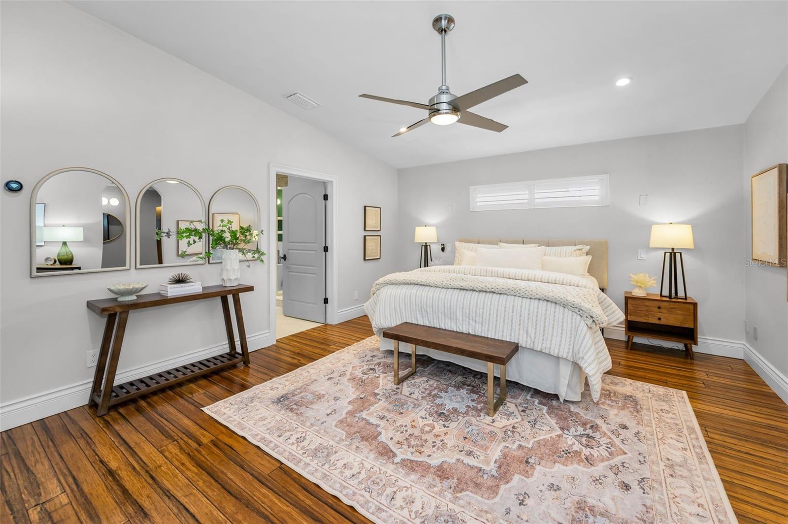 Image 20 of 42 For 132 Giralda Boulevard Ne