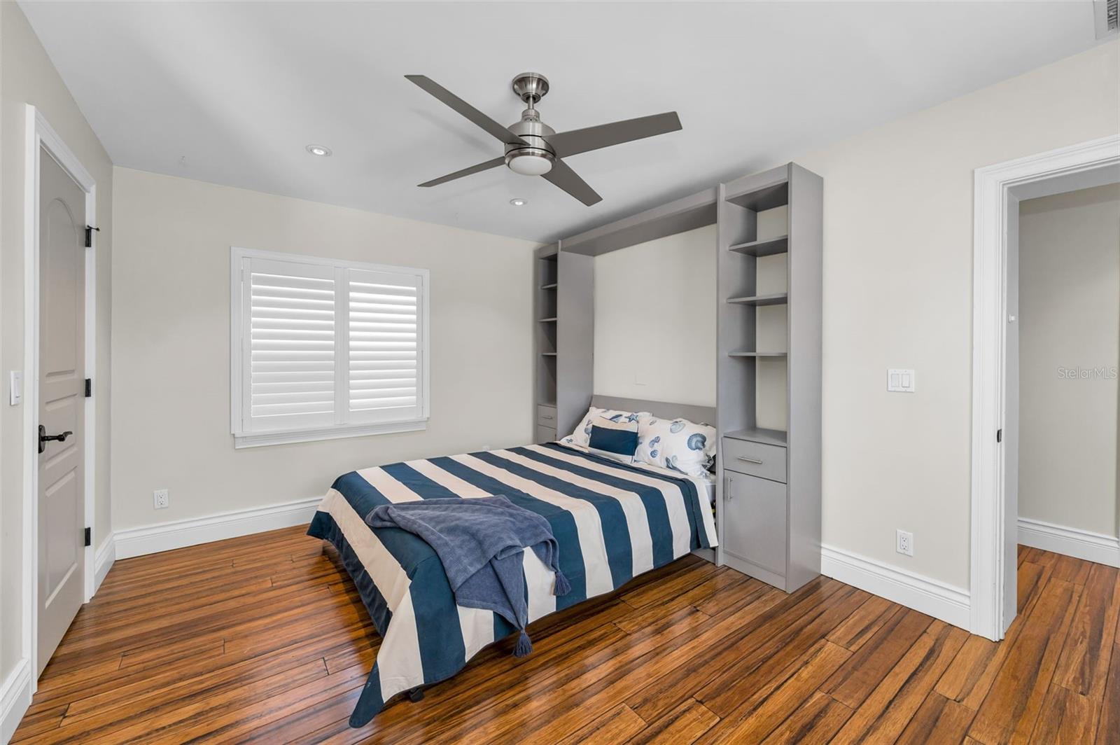 Image 30 of 42 For 132 Giralda Boulevard Ne