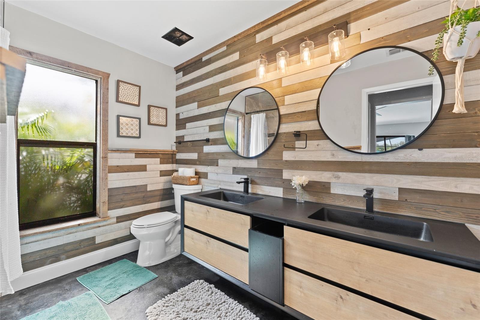 Image 13 of 47 For 8638 Chadwick Drive