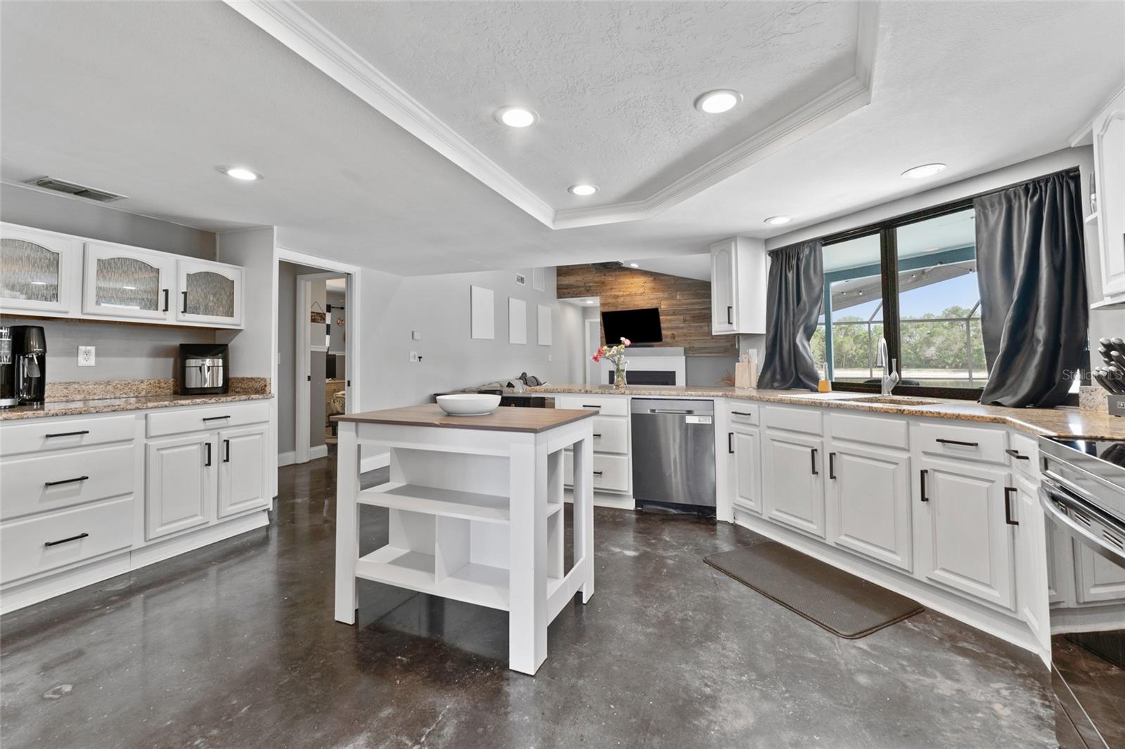 Image 6 of 47 For 8638 Chadwick Drive