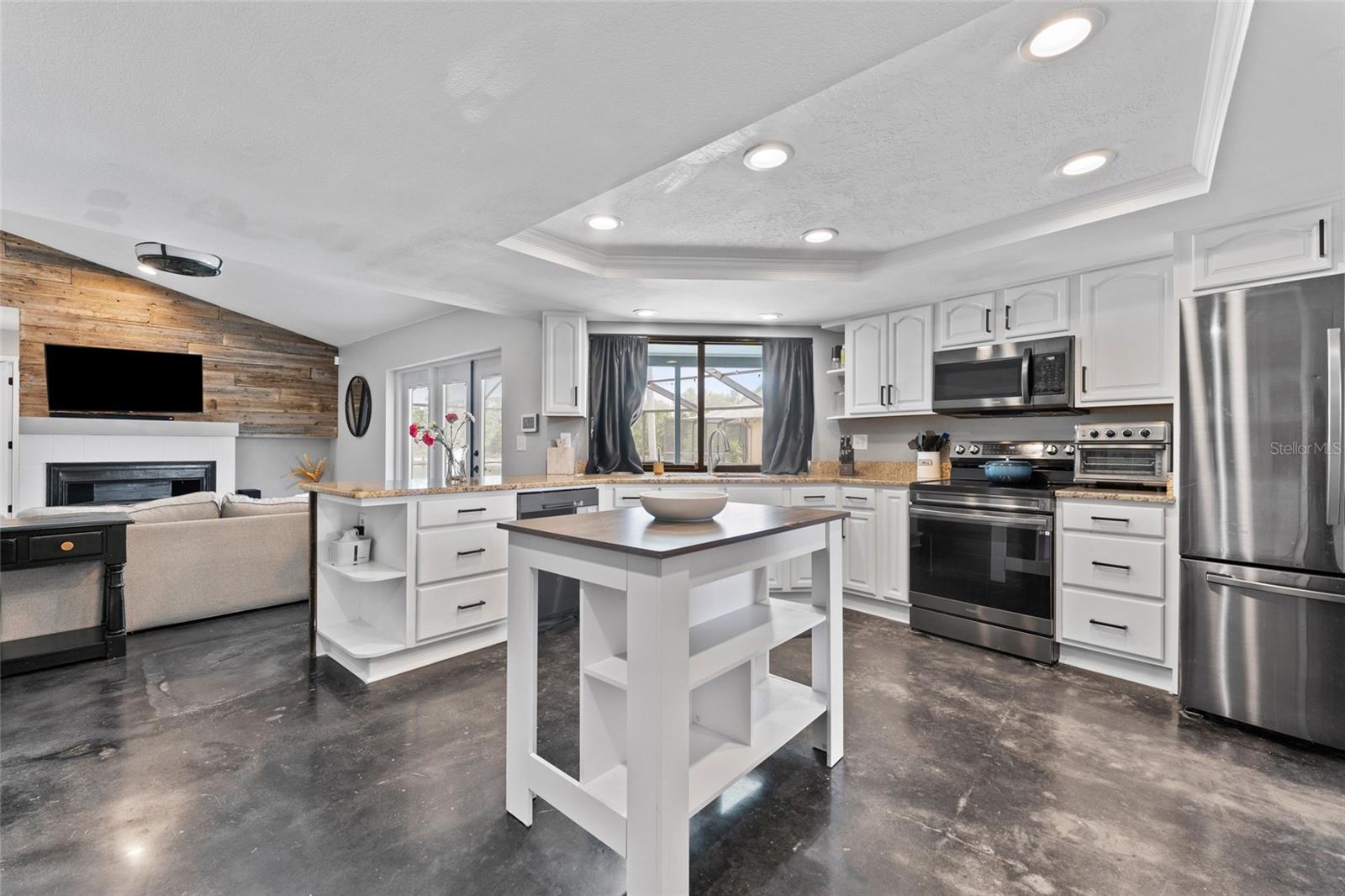 Image 7 of 47 For 8638 Chadwick Drive