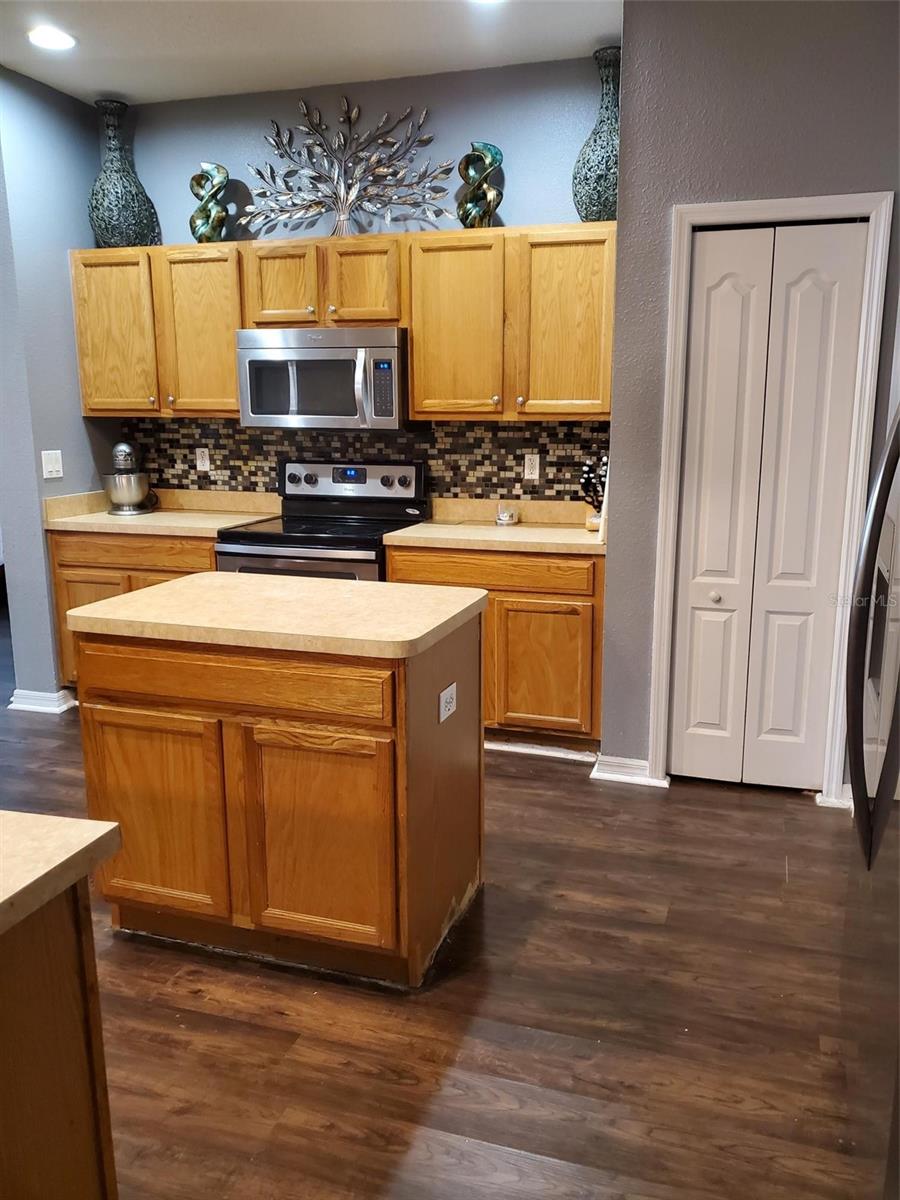 Image 8 of 69 For 14027 Bensbrook Drive