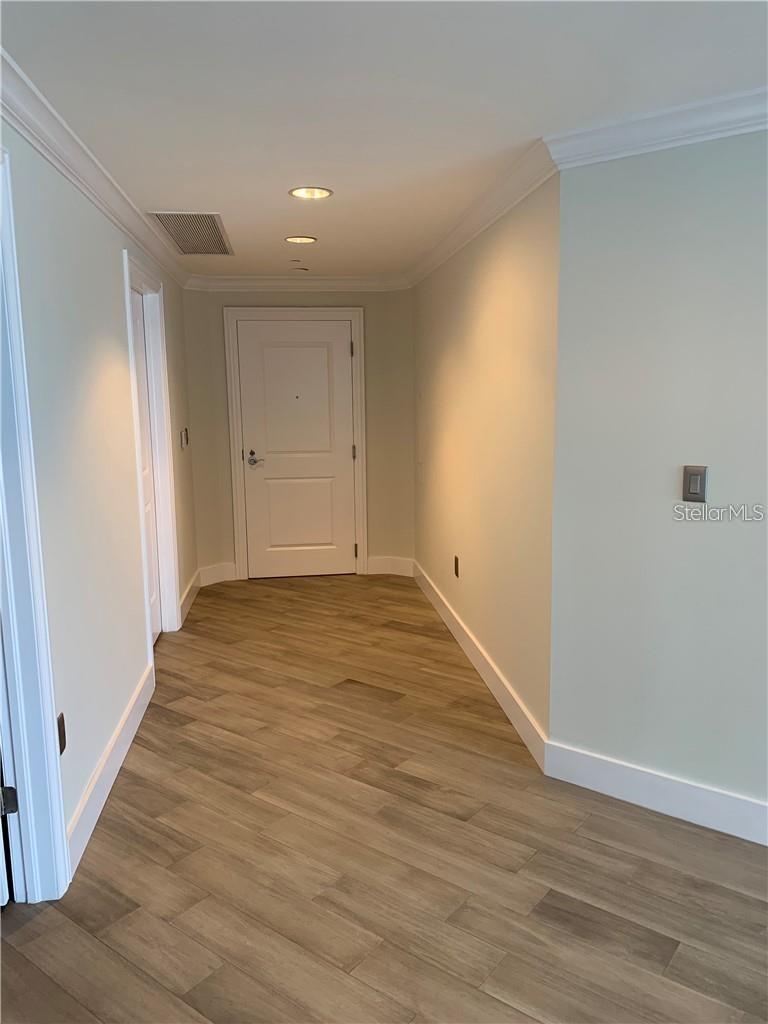Image 7 of 21 For 450 Knights Run Avenue 1605