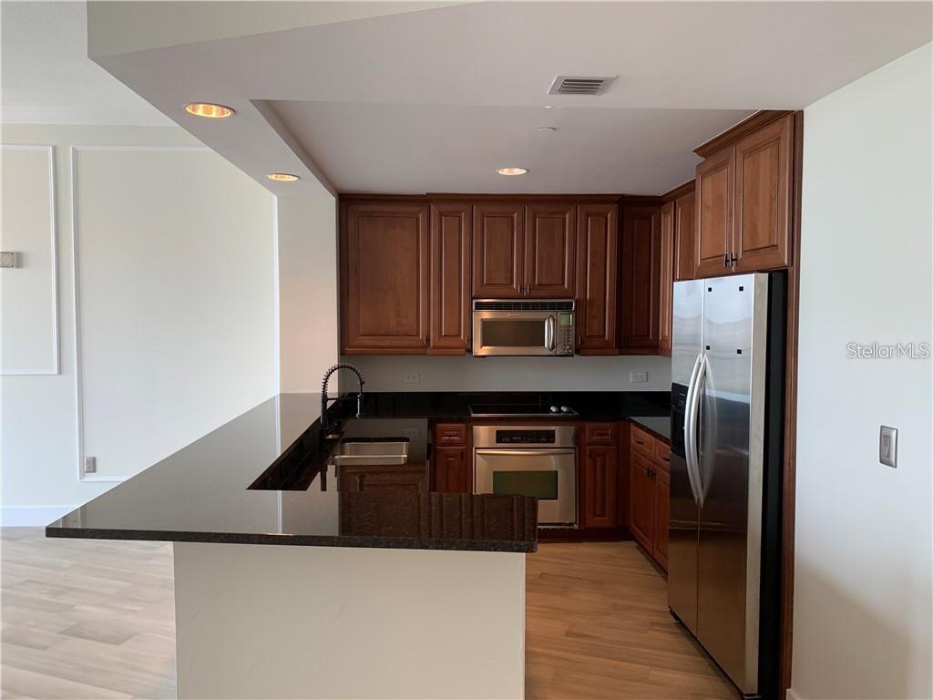 Image 8 of 21 For 450 Knights Run Avenue 1605