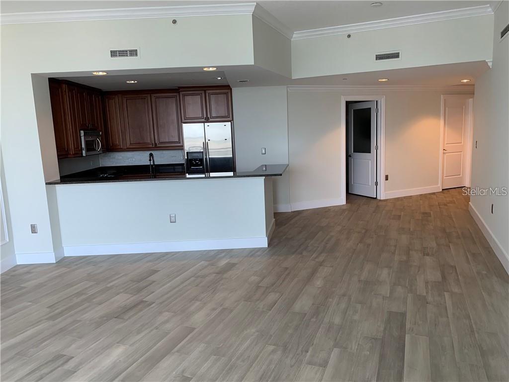 Image 9 of 21 For 450 Knights Run Avenue 1605