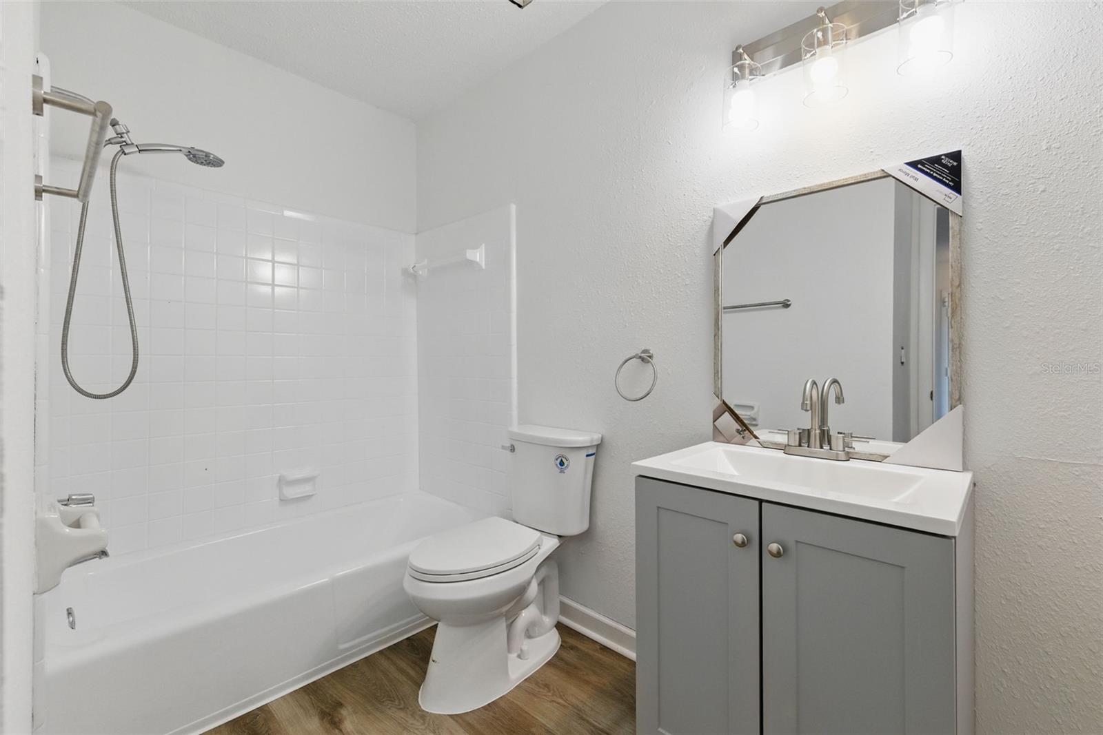 Image 12 of 16 For 3580 38th Avenue S 95